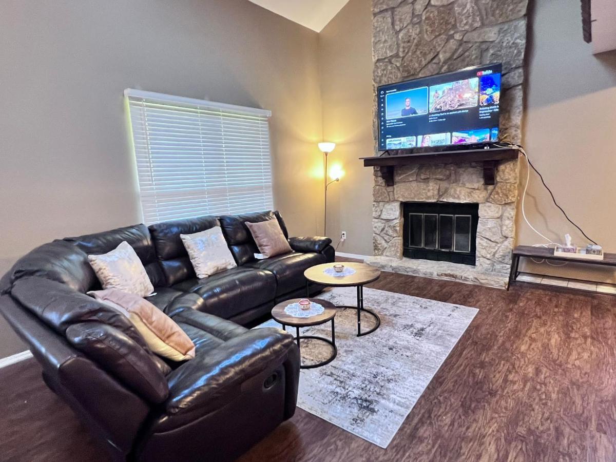 The Cozy Townhouse Wpafb & Wsu Apartment Fairborn Bagian luar foto