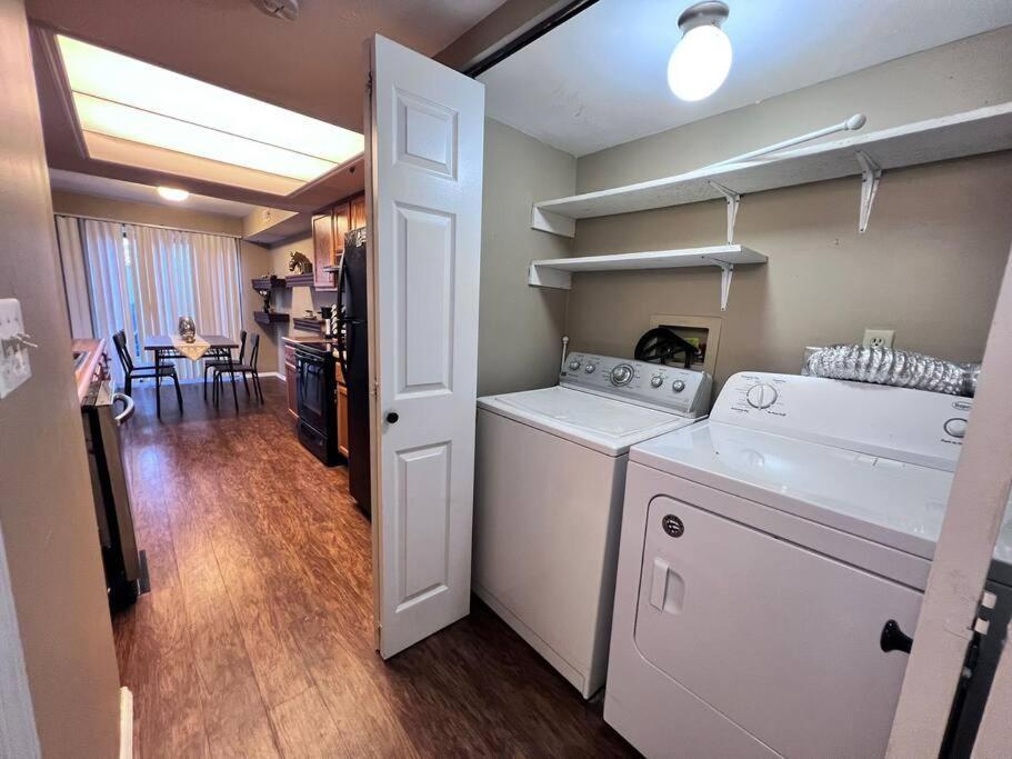 The Cozy Townhouse Wpafb & Wsu Apartment Fairborn Bagian luar foto