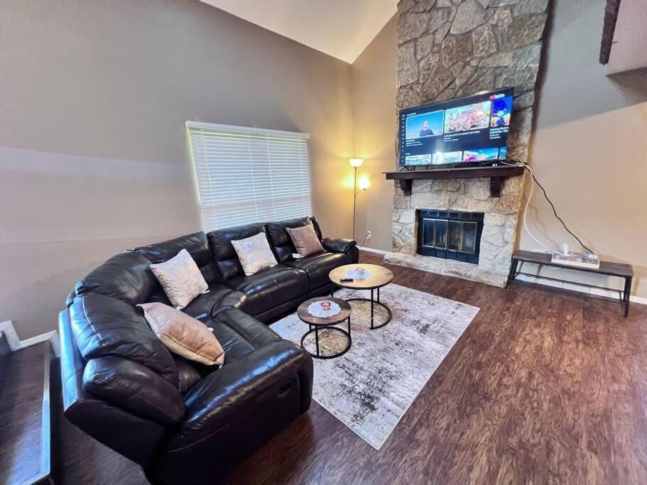 The Cozy Townhouse Wpafb & Wsu Apartment Fairborn Bagian luar foto