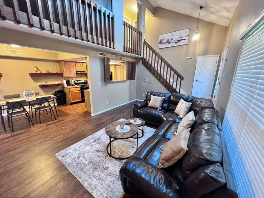 The Cozy Townhouse Wpafb & Wsu Apartment Fairborn Bagian luar foto